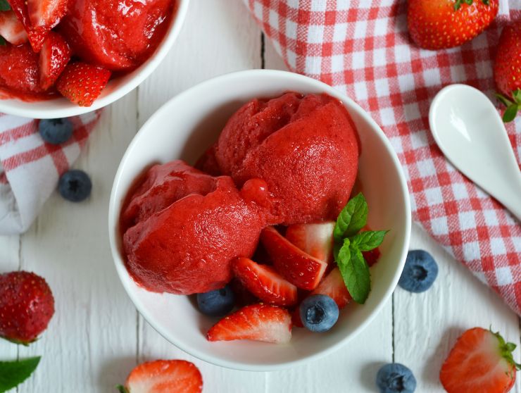 Strawberry Sorbet Recipe with Canoly C09 Slow Juicer