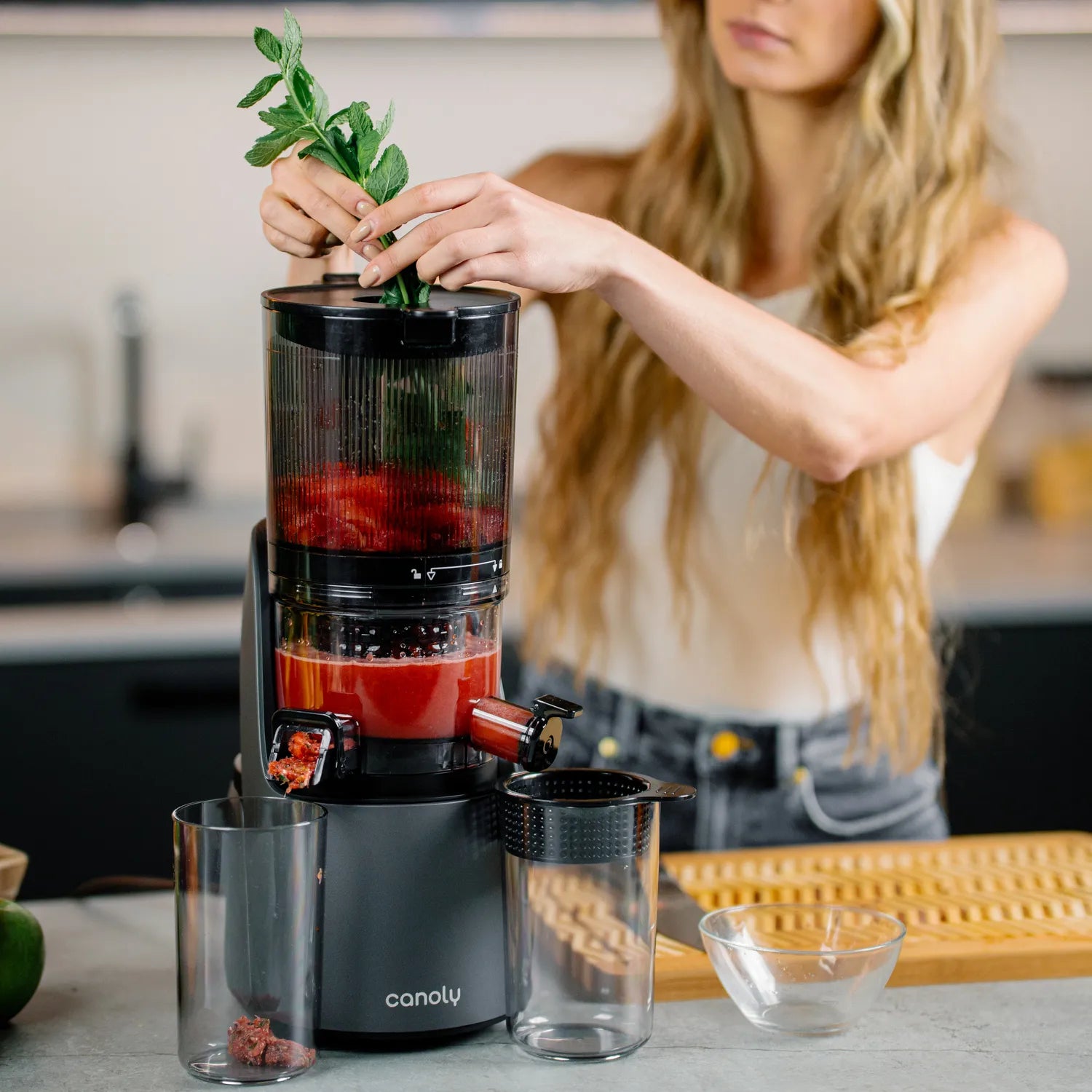 C16 Cold Press Juicer - Canoly