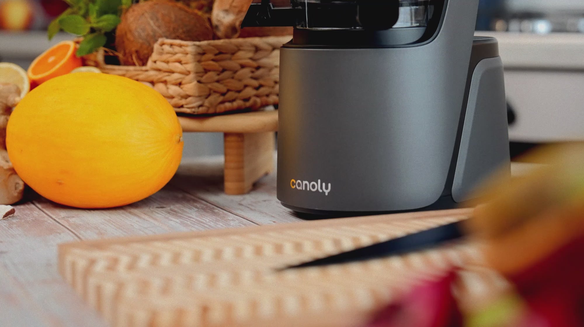 Load video: Canoly C16 Juicer New Arrival Video